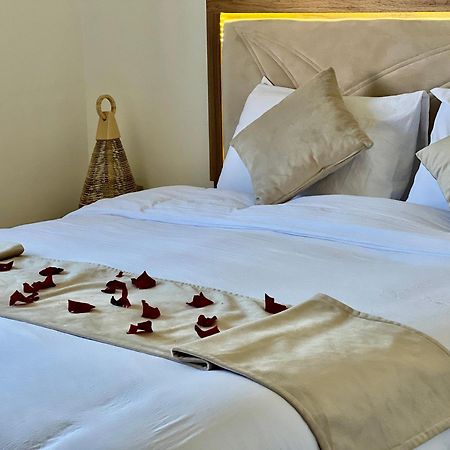 Mini-Villa Situee Dans Une Residence Prestigia A Marrakech, Avec Une Vue Sur La Piscine Et Le Golf Une Securite 24H Sur 24 Et Une Proximite Ideale De L Aeroport 5 Minutes C Est Une Offre Parfaite Pour Des Vacances มาร์ราเกช ภายนอก รูปภาพ