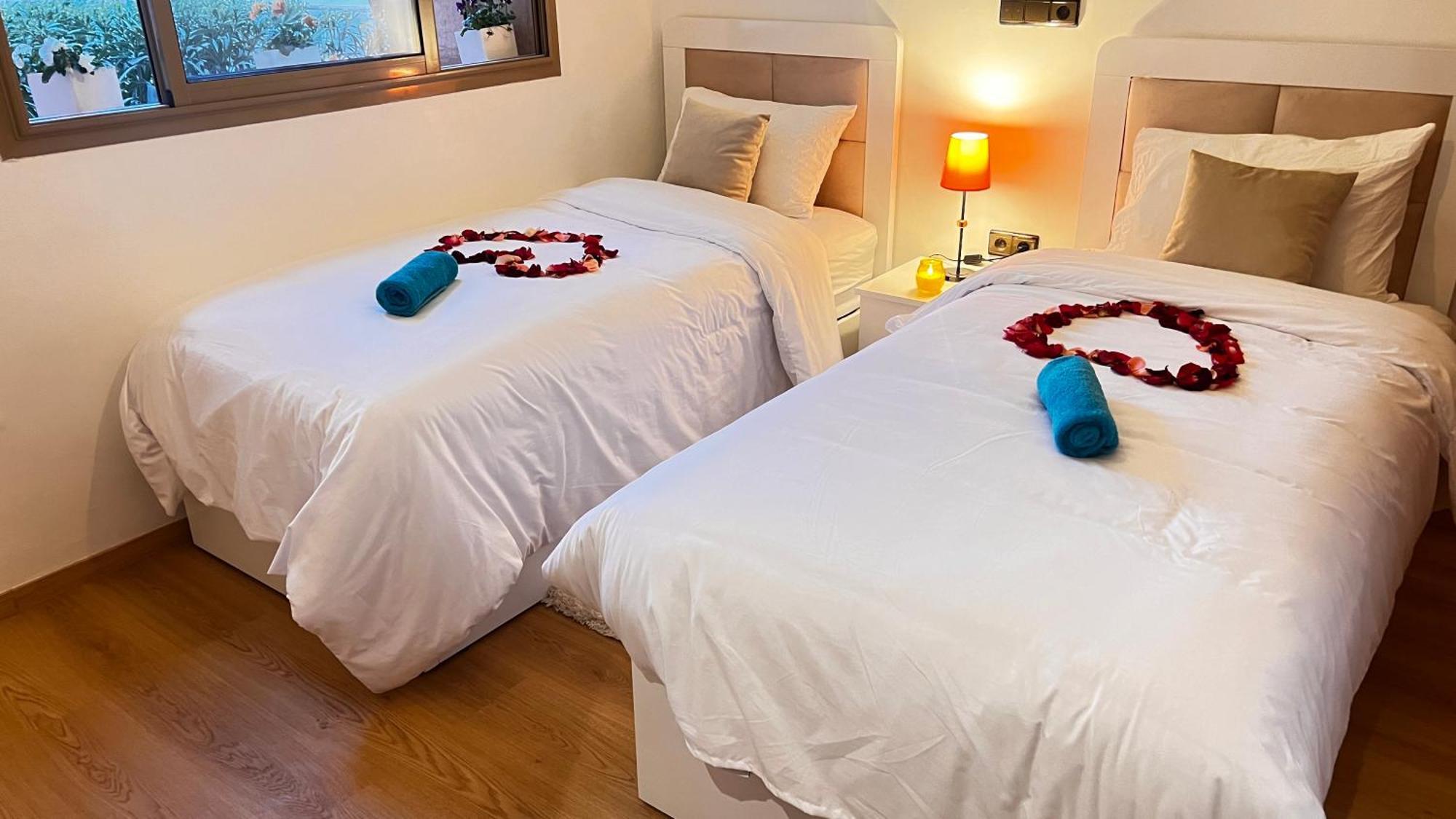 Mini-Villa Situee Dans Une Residence Prestigia A Marrakech, Avec Une Vue Sur La Piscine Et Le Golf Une Securite 24H Sur 24 Et Une Proximite Ideale De L Aeroport 5 Minutes C Est Une Offre Parfaite Pour Des Vacances มาร์ราเกช ภายนอก รูปภาพ